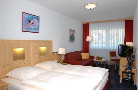 Hotel-Landpension Postwirt Kirchensittenbach Exterior photo