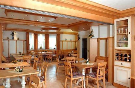 Hotel-Landpension Postwirt Kirchensittenbach Restaurant photo